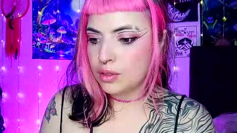 Snapshot of luna_ray420 chatting on February 24, 3:23 am MISS LUNA online show from February 24, 3:23 am