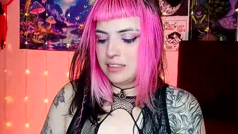 Snapshot of luna_ray420 chatting on March 5, 8:10 am MISS LUNA online show from March 5, 8:10 am