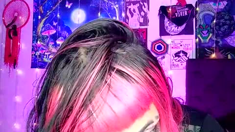 Snapshot of luna_ray420 chatting on March 7, 5:49 pm MISS LUNA online show from March 7, 5:49 pm