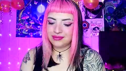 Snapshot of luna_ray420 chatting on March 12, 4:35 pm MISS LUNA online show from March 12, 4:35 pm