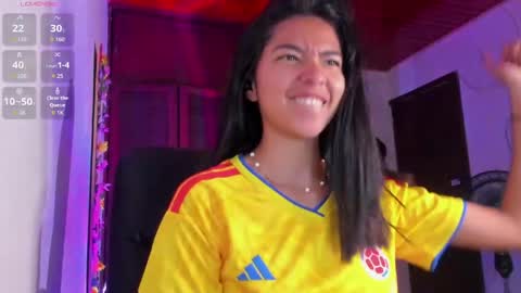 Snapshot of luna_roja257 chatting on June 17, 1:23 pm Luna Roja26 online show from June 17, 1:23 pm
