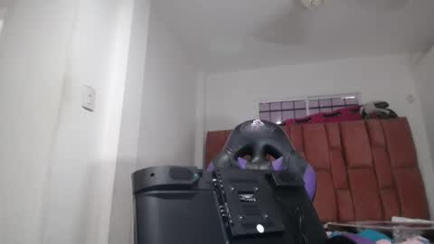 Snapshot of luna_rosita chatting on December 4, 9:24 pm Luna online show from December 4, 9:24 pm