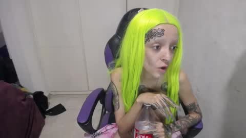 Snapshot of luna_rosita chatting on December 27, 7:46 pm Luna online show from December 27, 7:46 pm