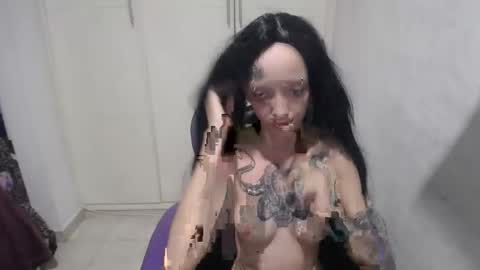 Snapshot of luna_rosita chatting on January 1, 8:35 am Luna online show from January 1, 8:35 am