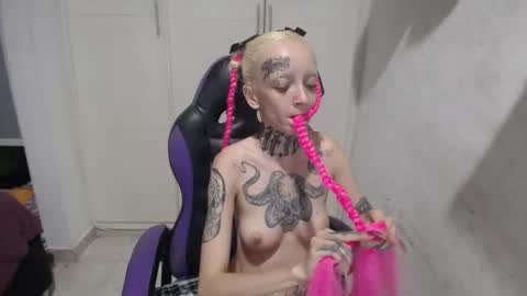 Snapshot of luna_rosita chatting on February 2, 1:02 am Luna online show from February 2, 1:02 am