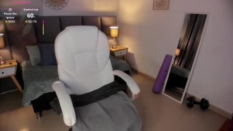 Snapshot of luna_tagliaferri chatting on May 29, 12:58 pm Luna online show from May 29, 12:58 pm