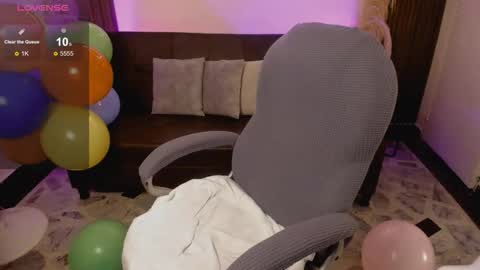 Snapshot of lunaa_lynch chatting on January 17, 8:01 pm Luna online show from January 17, 8:01 pm