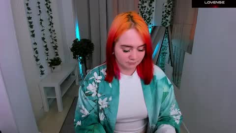 Snapshot of lunaali chatting on April 10, 9:52 pm Li online show from April 10, 9:52 pm