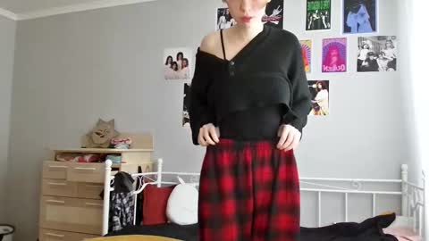 Snapshot of lunaastar_ chatting on January 6, 8:24 am lunaastar_ online show from January 6, 8:24 am