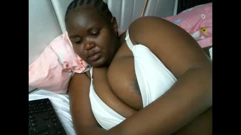 lunabloom01 online show from September 9, 7:24 pm