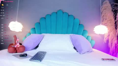 Luna  online show from October 21, 5:13 pm