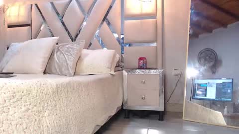 LUNA online show from October 25, 3:14 am