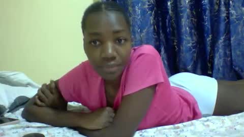 lunah_kitty online show from April 3, 12:03 pm