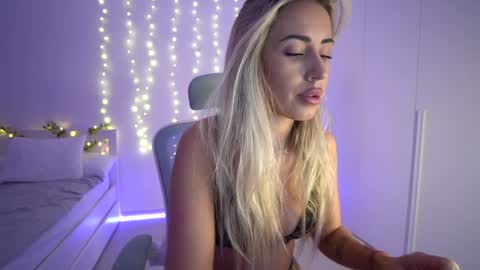 Laura online show from December 8, 5:07 am