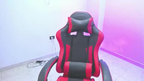 Snapshot of lunakill chatting on February 11, 6:13 pm lunakill online show from February 11, 6:13 pm