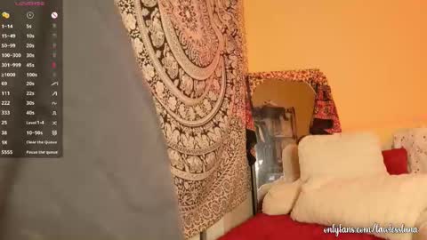 luna dela cruz online show from October 28, 11:18 pm