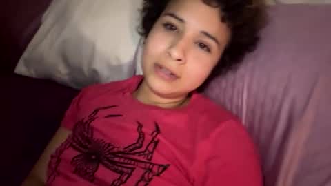 lunaloopzz online show from April 18, 2:26 am