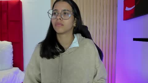 Snapshot of lunamillers_ chatting on June 30, 4:57 am lunamillers_ online show from June 30, 4:57 am