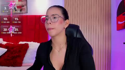 Snapshot of lunamillers_ chatting on July 3, 4:19 am lunamillers_ online show from July 3, 4:19 am