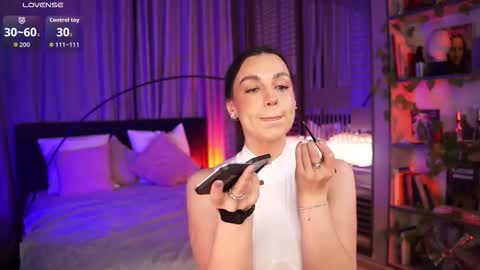 Luna  next streams Mon Fri Sat Sun 8pm-5am gmt0 online show from November 29, 9:07 pm