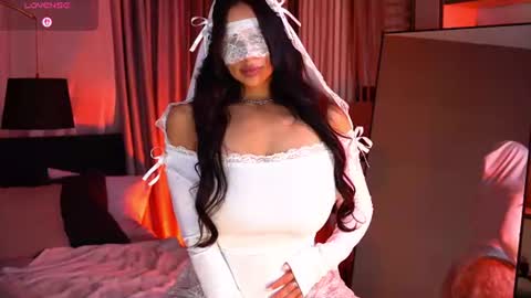 Luna  next streams Mon Fri Sat Sun 8pm-5am gmt0 online show from August 3, 9:40 pm