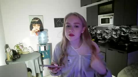 Snapshot of lunapeony chatting on February 5, 4:11 pm lunapeony online show from February 5, 4:11 pm