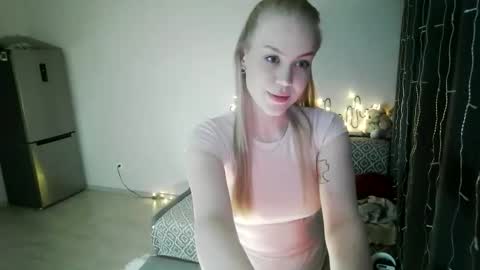 Snapshot of lunapeony chatting on February 20, 2:28 pm lunapeony online show from February 20, 2:28 pm