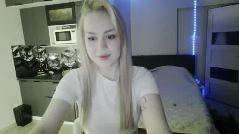 Snapshot of lunapeony chatting on February 21, 11:39 pm lunapeony online show from February 21, 11:39 pm