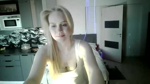 Snapshot of lunapeony chatting on February 23, 1:47 am lunapeony online show from February 23, 1:47 am