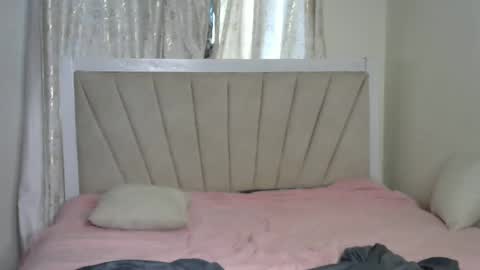 Snapshot of lunar_chocolate000 chatting on February 16, 5:58 am Smiley online show from February 16, 5:58 am