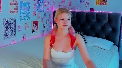 lunariafox online show from May 30, 2:36 pm