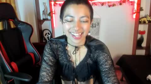 Snapshot of lunarichy chatting on October 28, 9:39 pm lunarichy online show from October 28, 9:39 pm