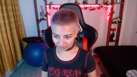 Snapshot of lunarichy chatting on November 5, 8:31 pm lunarichy online show from November 5, 8:31 pm