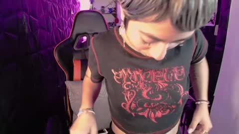Snapshot of lunarichy chatting on February 16, 10:17 pm lunarichy online show from February 16, 10:17 pm