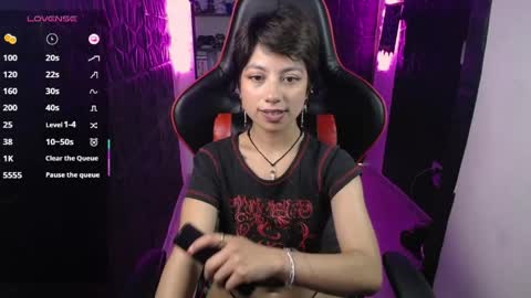 Snapshot of lunarichy chatting on May 5, 7:44 pm lunarichy online show from May 5, 7:44 pm