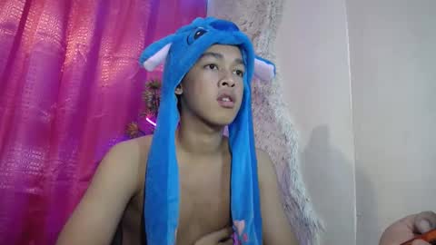 Snapshot of lunarmaxxx chatting on April 6, 5:36 pm max online show from April 6, 5:36 pm