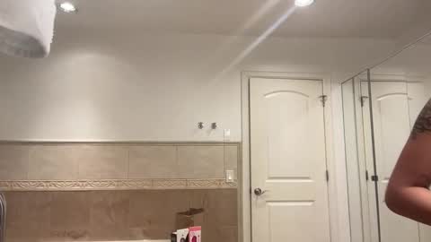 Snapshot of lunarose17 chatting on November 16, 4:29 am lunarose17 online show from November 16, 4:29 am