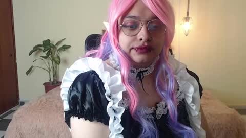 lunasnow__ online show from April 14, 3:51 pm
