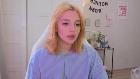 Kate online show from February 2, 9:19 am