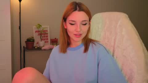 Snapshot of lunatale chatting on April 23, 12:29 pm Kate online show from April 23, 12:29 pm