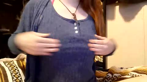 lunathepoet online show from May 22, 1:57 am