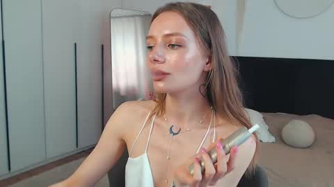 LunaticaBae online show from May 26, 3:46 am