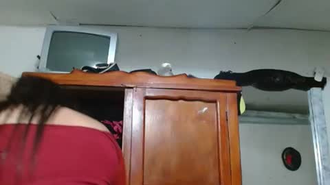 Snapshot of lunaticccccc chatting on November 15, 7:43 pm Luna follow me on Instagram online show from November 15, 7:43 pm