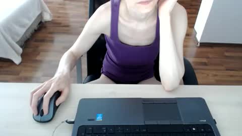 lunavibe_ online show from May 29, 12:14 pm