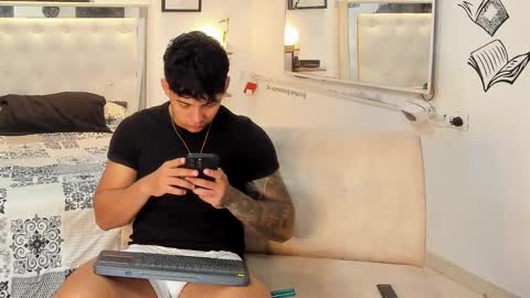 Snapshot of lunay_xtreemboy chatting on September 9, 12:21 am Lunay online show from September 9, 12:21 am
