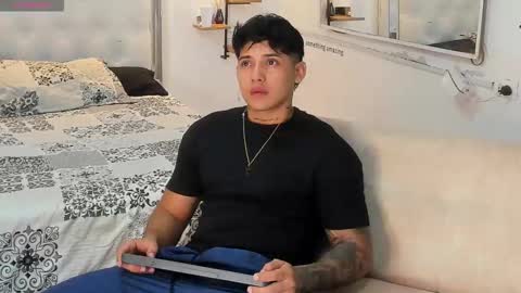 Snapshot of lunay_xtreemboy chatting on September 12, 12:11 am Lunay online show from September 12, 12:11 am