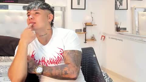 Snapshot of lunay_xtreemboy chatting on September 26, 2:04 am Lunay online show from September 26, 2:04 am