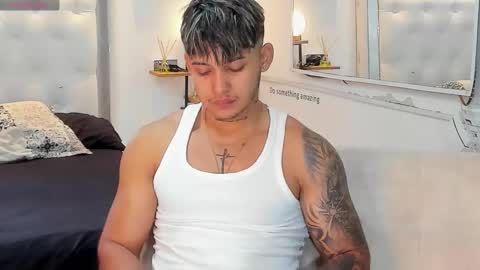 Snapshot of lunay_xtreemboy chatting on October 11, 8:18 pm Lunay online show from October 11, 8:18 pm