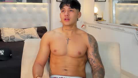 Snapshot of lunay_xtreemboy chatting on October 18, 5:14 pm Lunay online show from October 18, 5:14 pm