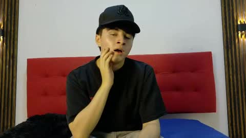 lunaydream online show from April 30, 11:16 am